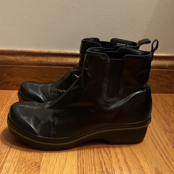 Dansko Vail Chelsea Black Rain Boot Patent Shiny Finish - Picture 3 of 10